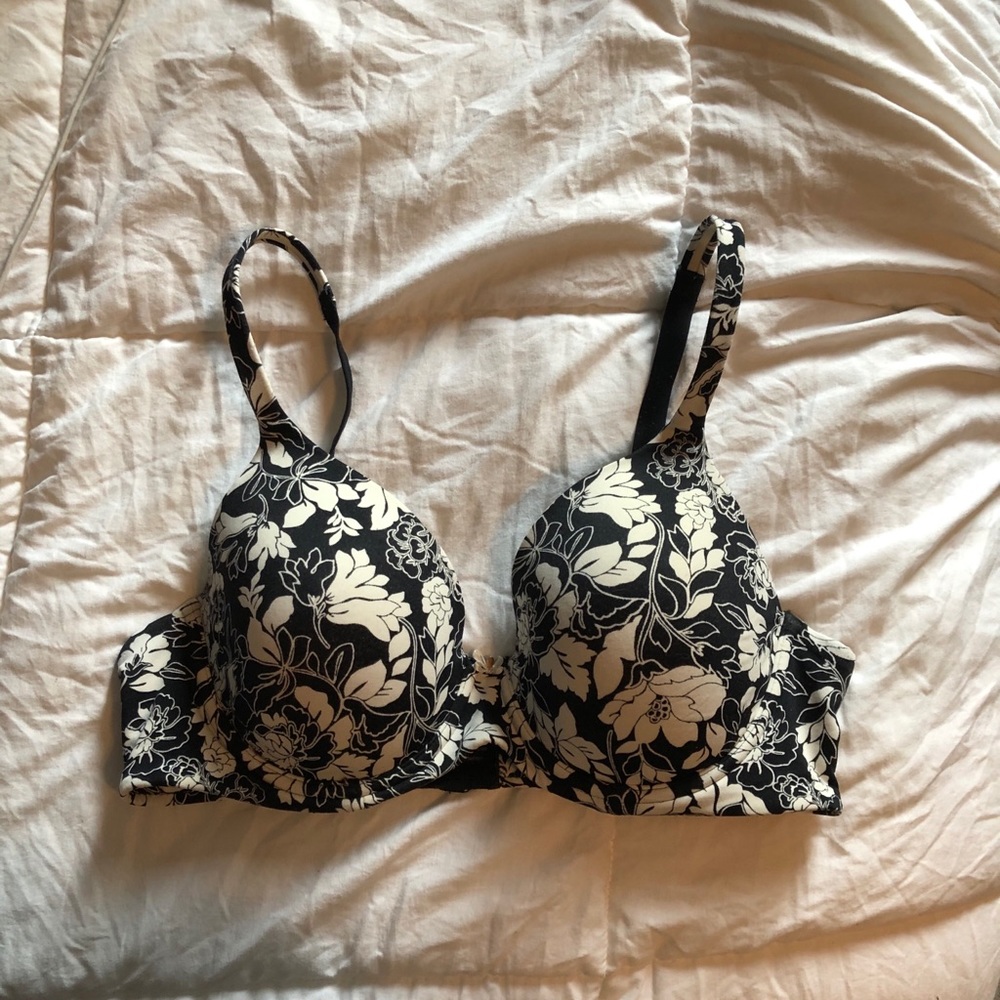 Black and white lightly lined bra